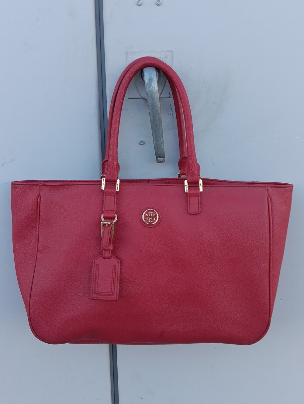 TORY BURCH "Robinso" Red Pebble Textured Large Tote Hand Bag Gold Hardwear